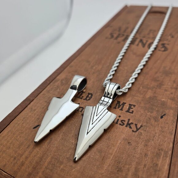 Silver Stainless Steel Arrowhead pendant and Rope Chain - Picture 7 of 9